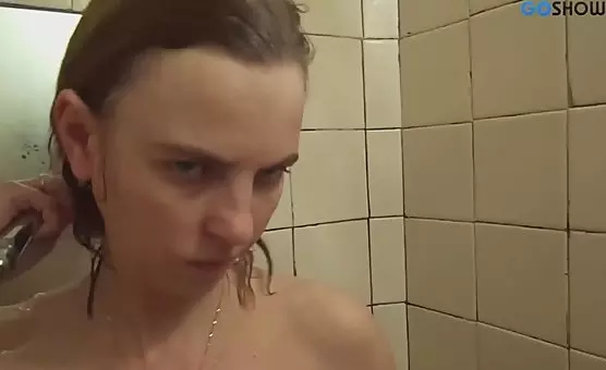 Badefröhlichkeit treibend in Leidenschaft und Begehren