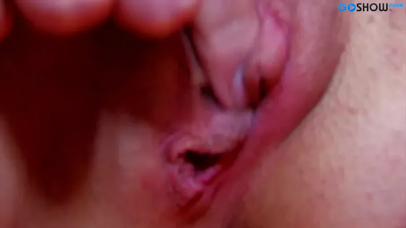 探索成人级日本视频 - 日本免费色情影片 {{PAGE}} - 湿滑刺激的喉咙吸吮和性感口腔动作 - 今日照片！